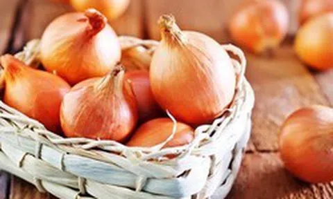 Ăn hành tây sống mỗi ngày để phòng bệnh, người đàn ông 45 tuổi bất ngờ khi đi khám
