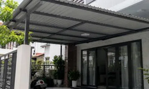 Tại sao ngày càng nhiều gia đình không còn làm mái hiên tôn? 2 vật liệu thay thế vừa che nắng mưa, vừa giúp mặt tiền sang hơn