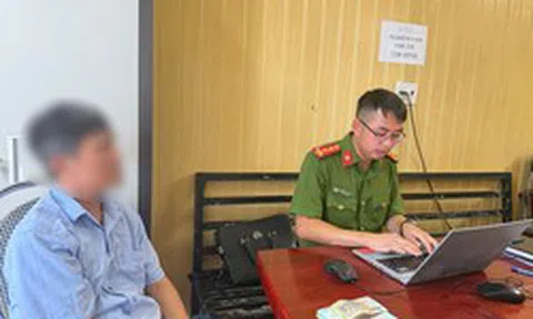 Công an xác minh giao dịch 171.000.000 đồng của tài xế taxi SN 1970 sau trình báo của chủ cửa hàng điện thoại