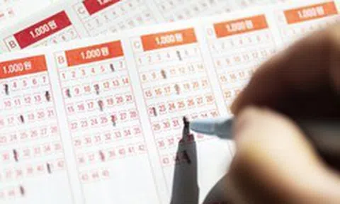 Người đàn ông trúng số 1 giải nhất, 4 giải nhì, nhận tổng cộng 41,5 tỷ đồng