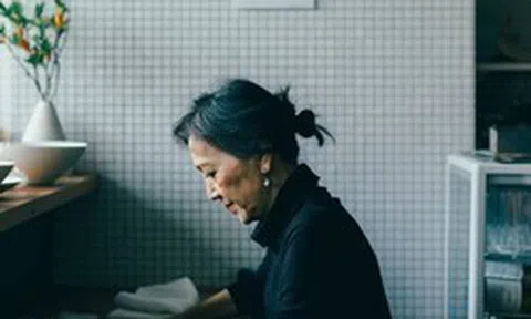 Tôi bảo con dâu nghỉ việc ở nhà chăm cháu, đến ngày nó xin đi làm lại tôi mới hiểu vì sao nó nhất quyết không nhận tiền của tôi