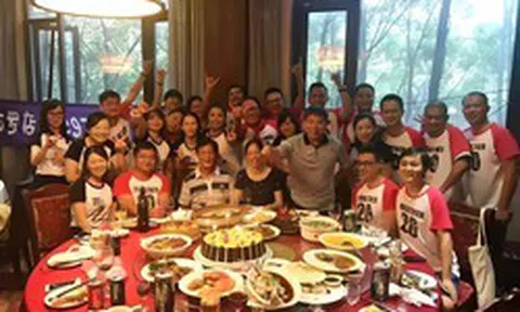Đi họp lớp được hỏi lương hưu, tôi trả lời 8 triệu đồng, hôm sau nhận hơn 30 cuộc điện thoại từ sáng đến tối