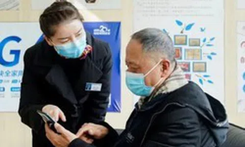 Khách gửi tiết kiệm 3,6 tỷ đồng, 27 năm sau đi rút được ngân hàng thông báo: “Sổ tiết kiệm của ông là giả”