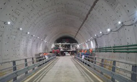 Láng giềng Việt Nam đào thành công đường hầm ở độ sâu 105 mét dưới mực nước biển: Tổng cộng 6 làn xe, tốc độ thiết kế 80km/h