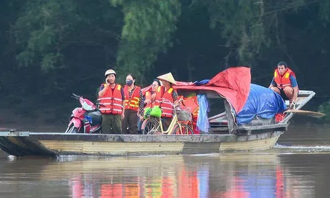 Ước mơ bên dòng sông Gianh: Bao giờ có một cây cầu?