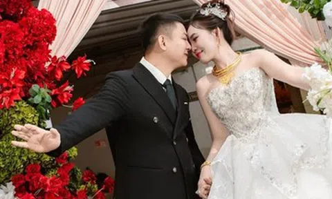 200 fan dự đám cưới ca sĩ Hoài Lâm, cô dâu Ngọc Trinh đeo vàng kín cổ