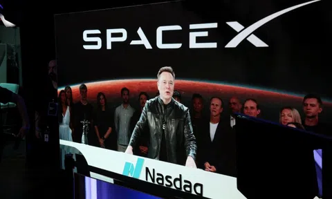 Elon Musk trở lại vị trí 'tỷ phú nghìn tỷ USD'