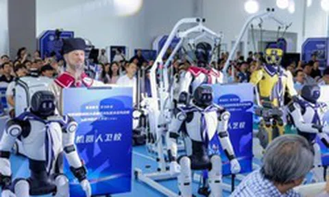 Phát hiện láng giềng Việt Nam cho hàng chục robot đi học như con người: Hơn 2 tháng sau, điều đặc biệt xảy ra