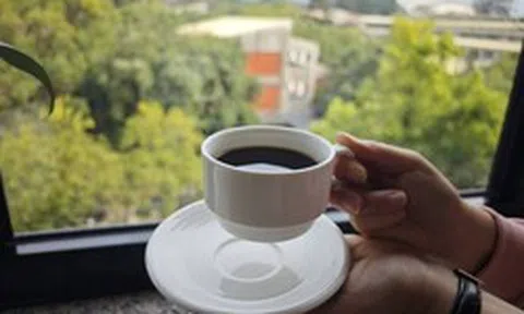 Uống cà phê mỗi ngày có tốt không? Tại sao 5 nhóm người này nên hạn chế?