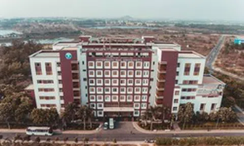 Việt Nam có 1 trường ĐH công lập chi lương 235 tỷ đồng/năm, tuyển giảng viên thu nhập từ 50 triệu đồng/tháng, dạy 100% bằng tiếng Anh