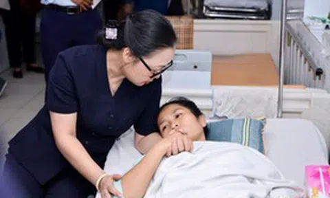 Cô giáo mất một chân khi cứu học trò nhận Giải thưởng Thanh niên sống đẹp