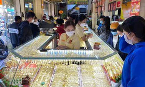 Giá vàng chiều nay (9/10): Tăng mạnh, "phố vàng" sôi động trở lại