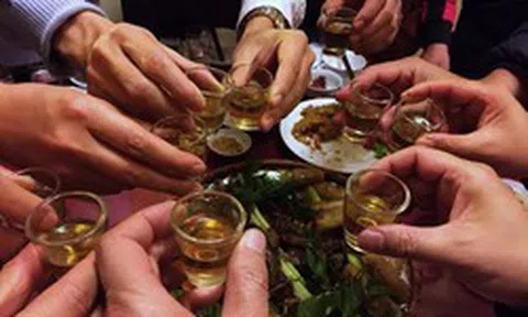 Ngày càng nhiều người âm thầm bị ung thư gan do gan nhiễm mỡ, bác sĩ chỉ rõ thủ phạm gây gan nhiễm mỡ Việt Nam vạn người mê