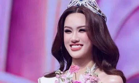 Á hậu Trịnh Mỹ Anh xin lỗi giữa ồn ào bị lộ nhóm chat nói xấu