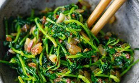 Đi chợ thấy 3 loại rau này phải mua ngay: Tốt cho mắt, bổ gan, phòng bệnh dạ dày