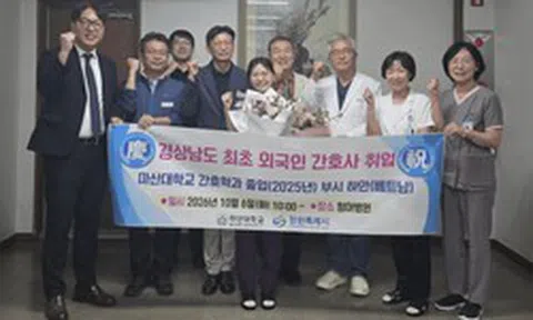 Người Việt đầu tiên trở thành điều dưỡng tại bệnh viện tỉnh của Hàn Quốc: Được cả Thị trưởng chúc mừng