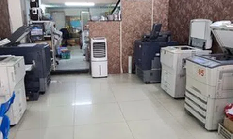 “Tại sao những người ở Tiệm photocopy trên khắp Việt Nam đều giống nhau đến khó hiểu và kiệm lời như nhau vậy?”