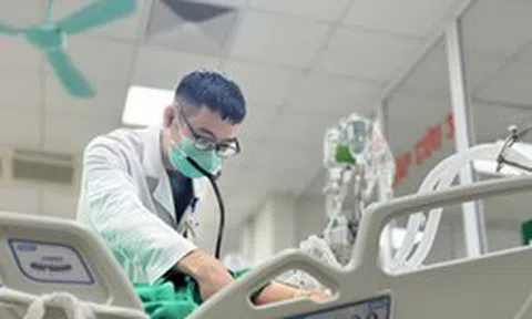 Có người nguy kịch, phải thở máy sau vài ngày mắc cúm A: Cảnh báo những dấu hiệu bệnh cần đi khám ngay