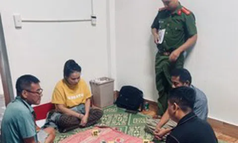 Công an bất ngờ kiểm tra căn nhà lúc 14h30, khởi tố Hoàng Thị Lự SN 1980