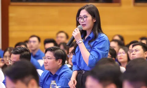 Thanh niên hỏi, Bộ trưởng trả lời