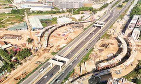 Tích cực thi công nút giao Vành đai 3,5 - Đại lộ Thăng Long