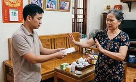 Sống đến tuổi 60 mới thấy, dại nhất là khi con cái biếu xén tiền bạc, quà cáp, bố mẹ thích lắm mà cứ thốt ra 5 câu này!