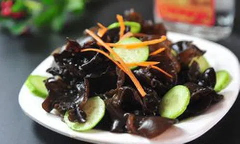 Sai lầm khi ngâm mộc nhĩ biến "vàng đen" thành "thuốc độc"