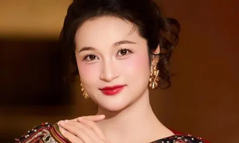 Điều đặc biệt về nữ ca sĩ xinh đẹp, giọng hát cao vút mới được thăng hàm Thiếu tá