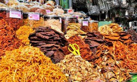 Bà chủ bách hóa nói thẳng: 4 loại đồ khô có giảm nửa giá cũng đừng ham, gặp thì cứ quay lưng mà đi