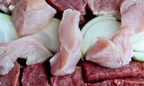 Thịt bò và thịt gà, loại nào tốt hơn cho đường ruột? Phát hiện sự khác biệt ít ai ngờ