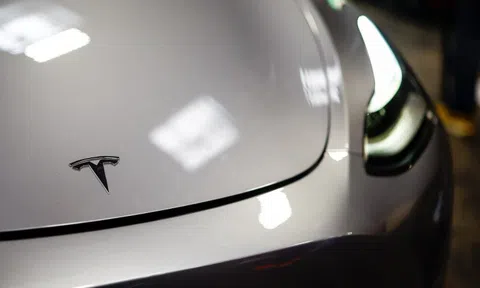 Tesla mất gần một nửa lợi nhuận