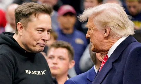 Vì sao Elon Musk không muốn bỏ lỡ thời cơ sáp nhập Tesla - SpaceX?