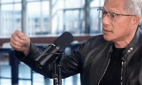 Tuyên bố "gây bão" của Jensen Huang: AI đã biến 1 tỷ người thành lập trình viên như thế nào?