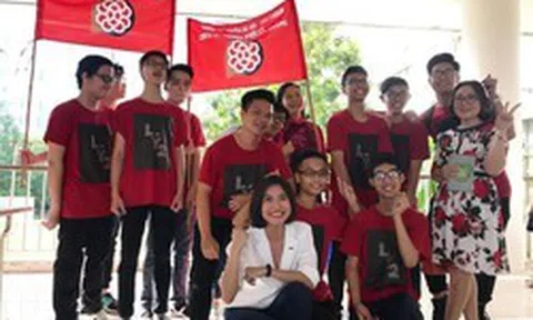 Nữ MC SN 1992 6 lần dẫn Chung kết Olympia thì 3 lần có Quán quân, từng là Hoa khôi khoa Quản trị kinh doanh của Ngoại thương