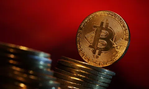 Bitcoin thủng mốc 80.000 USD