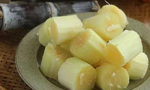 Mỗi ngày ăn 1 cây mía để "chữa bệnh", người đàn ông bàng hoàng khi nhận kết quả xét nghiệm
