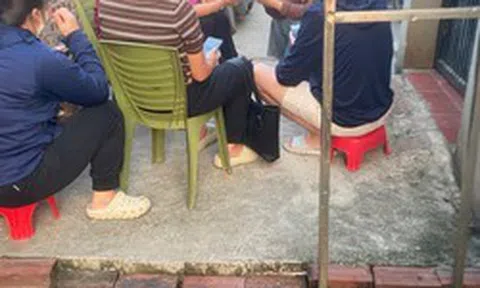 Thông tin bất ngờ vụ phụ huynh nghi thịt trâu lạ, thịt gà đông lạnh tuồn vào trường học ở Hà Nội