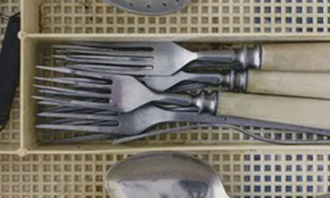 Lời khuyên cho gia đình dùng dụng cụ ăn uống bằng inox