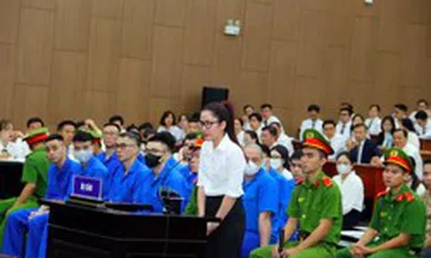 Người tình Mr Pips giữ tài sản nghìn tỷ nhưng ‘cha mẹ ở quê vẫn làm ruộng mưu sinh’