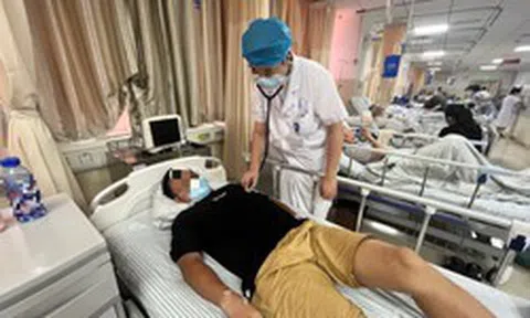 Người đàn ông 46 tuổi không rượu bia, không thuốc lá vẫn mắc ung thư tụy vì thứ nước tưởng chỉ người trẻ mê