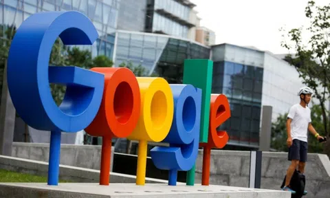 Cổ phiếu Google lao dốc mạnh nhất hơn 20 năm